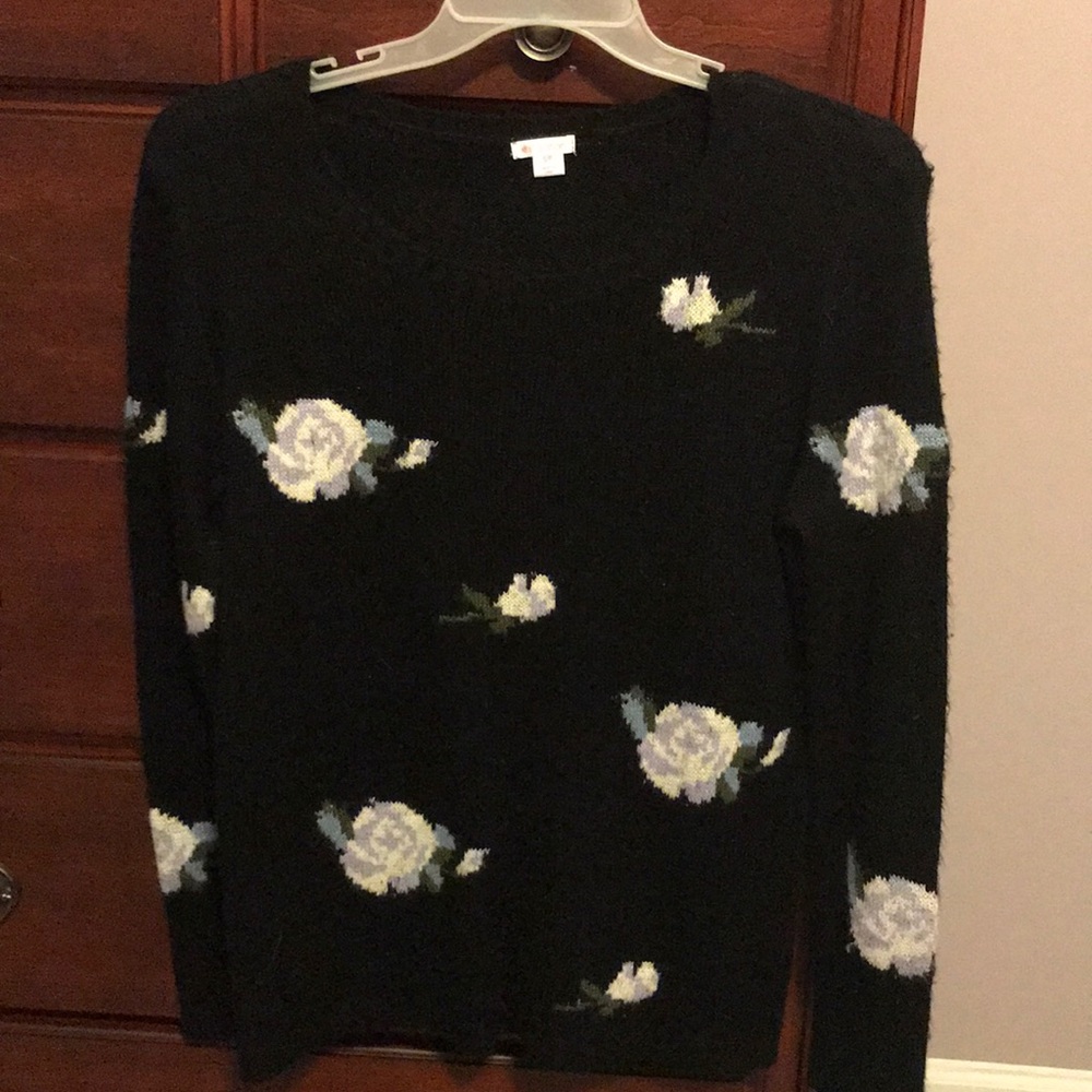 Flowered sweater